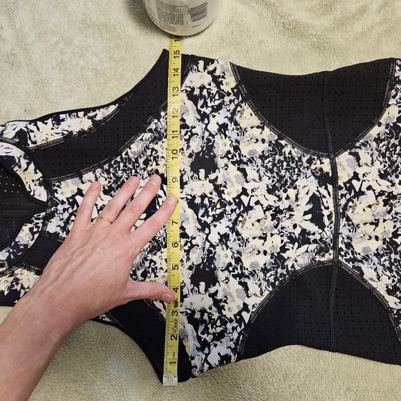 Lululemon surf swim top - Picture 5 of 7